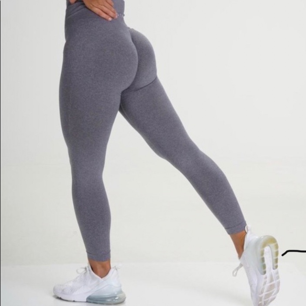 Gray seamless NVGTN leggings size M